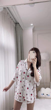 Load image into Gallery viewer, Set Lụa Cao cấp quãng châu ( tay ngắn)