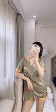 Load image into Gallery viewer, Set Lụa Cao cấp quãng châu ( tay ngắn)