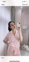 Load image into Gallery viewer, Set Lụa Cao cấp quãng châu ( tay ngắn)