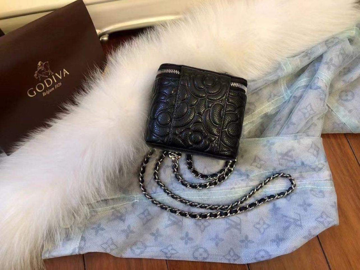 Channel small classic box with chain – duyenthaistore